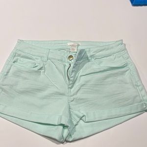 H&M shorts in a mint green barely worn.